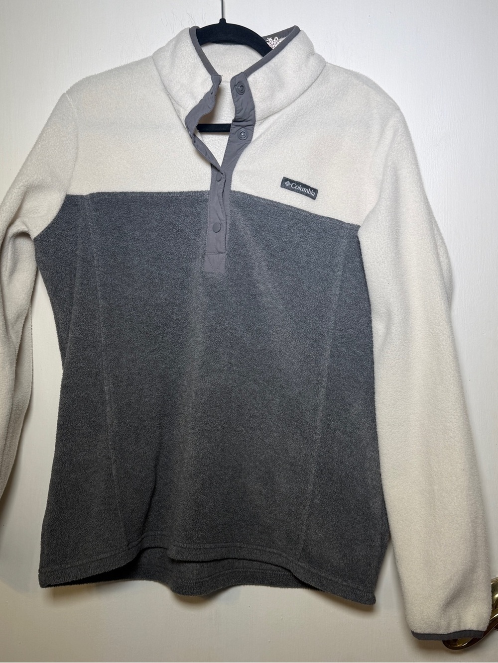 Columbia Women's Two-Tone Gray & Cream Fleece Pullover Large